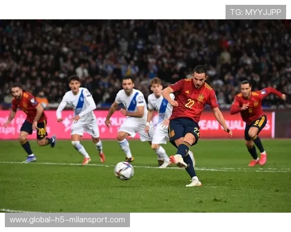 奥林匹亚科斯亮相南美，开启试训新篇章，点燃足球梦想